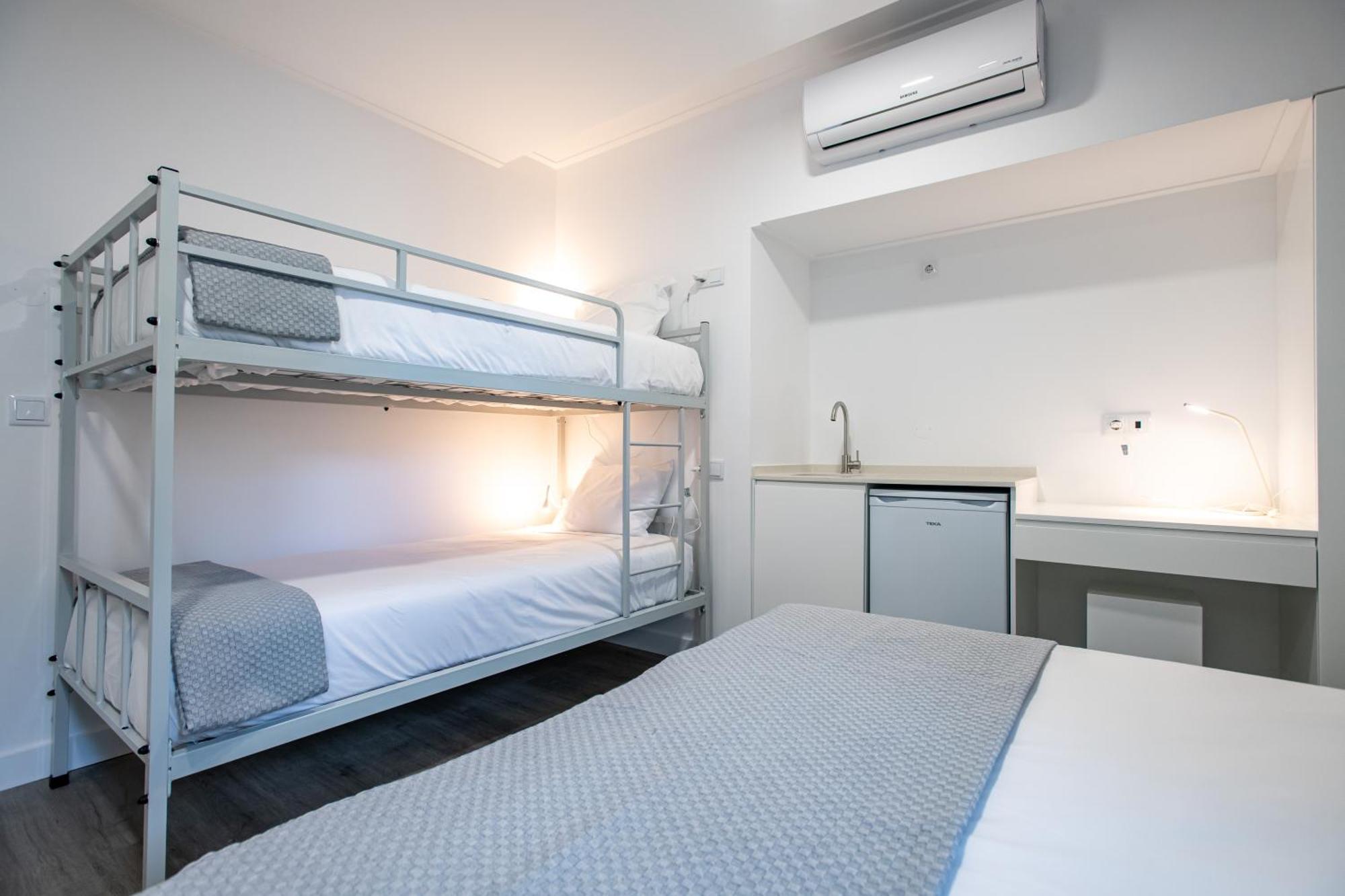 Lizbon South Bed Hostel Барейро Екстериор снимка